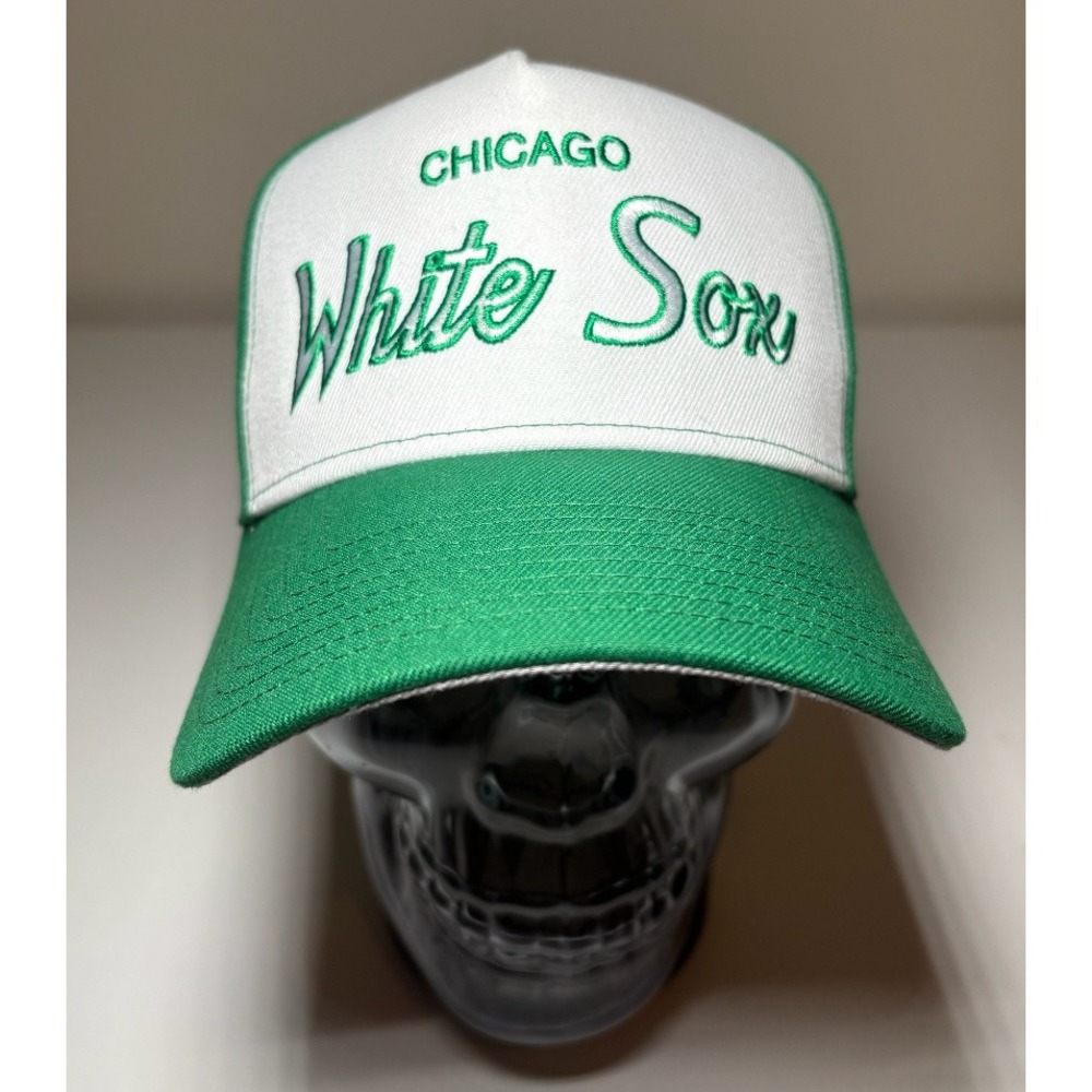 Chicago White Sox 05' World Series Snapback Hat | Green/White | 9Forty